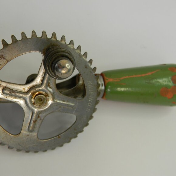 Vintage 1923 Patent A&J Hand Crank Egg Beater Green Wood Handle – Matching Wisk - Picture 5 of 8